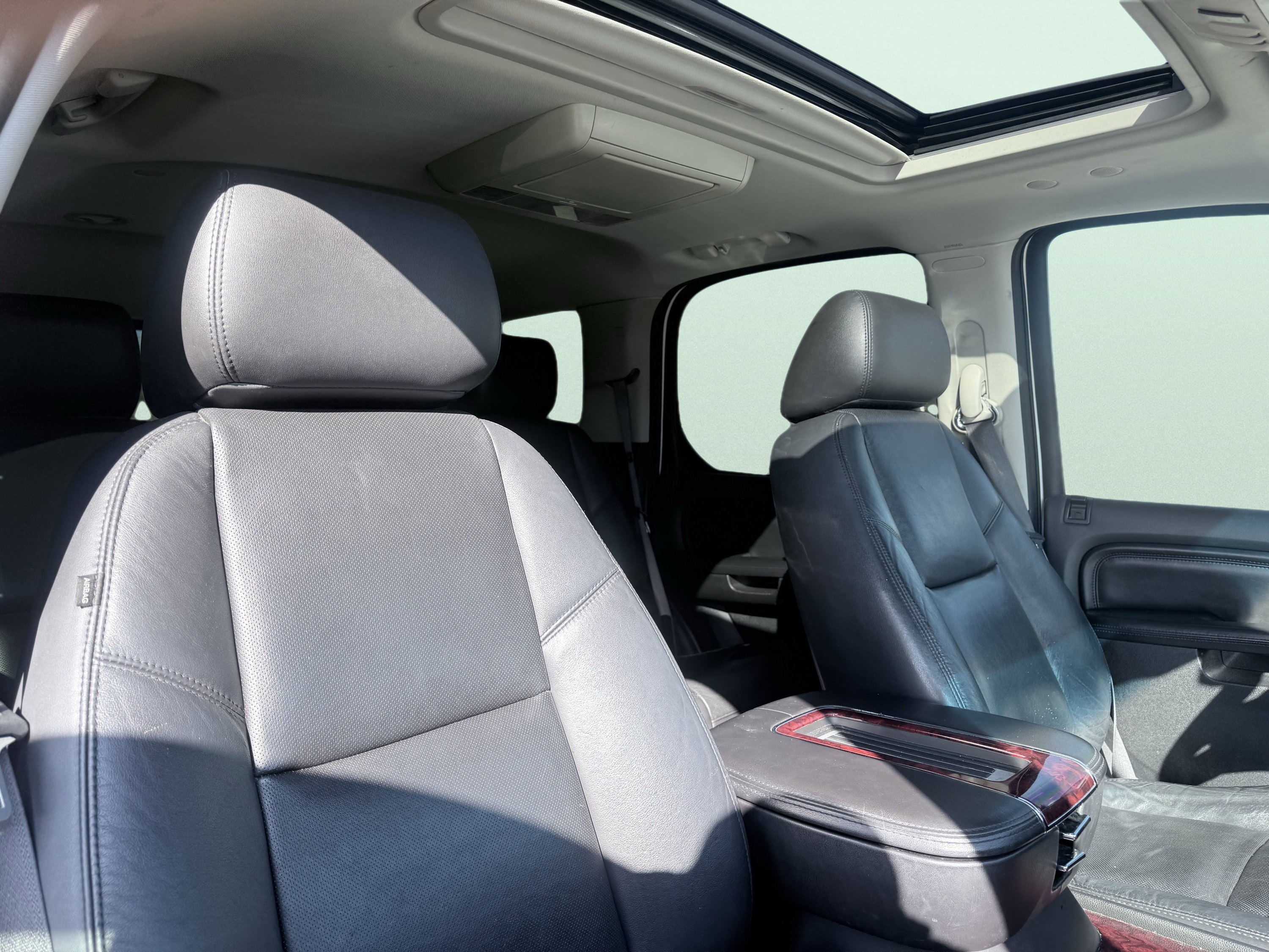 Used 2012 Cadillac Escalade Luxury RWD image 48