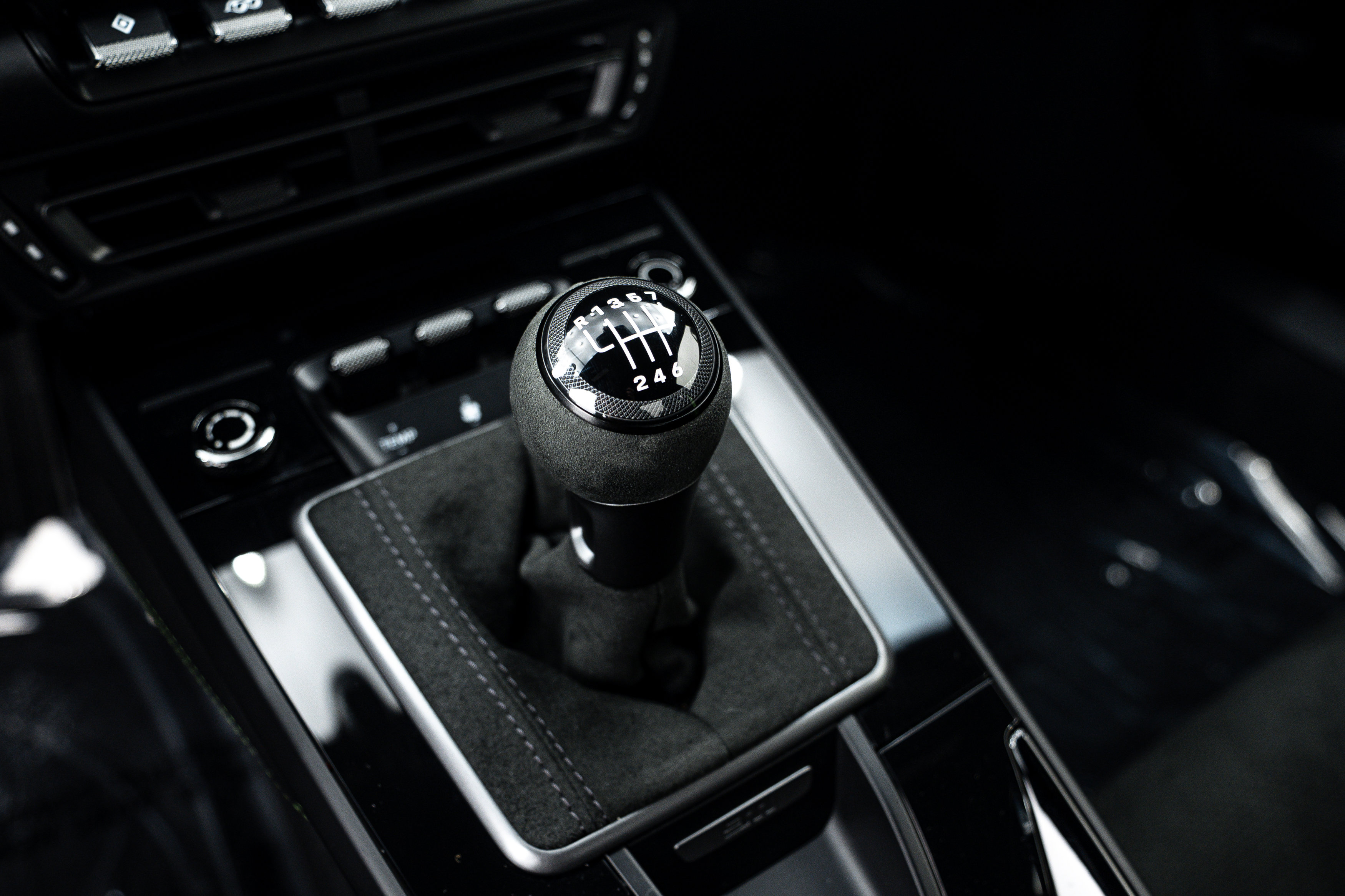 Certified 2024 Porsche 911 Carrera T image 17