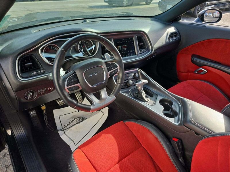 Used 2018 Dodge Challenger SRT w/ Technology Group image 9