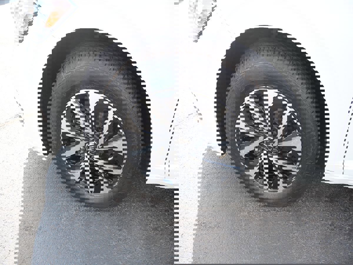 Used 2024 Volkswagen Jetta S image 33