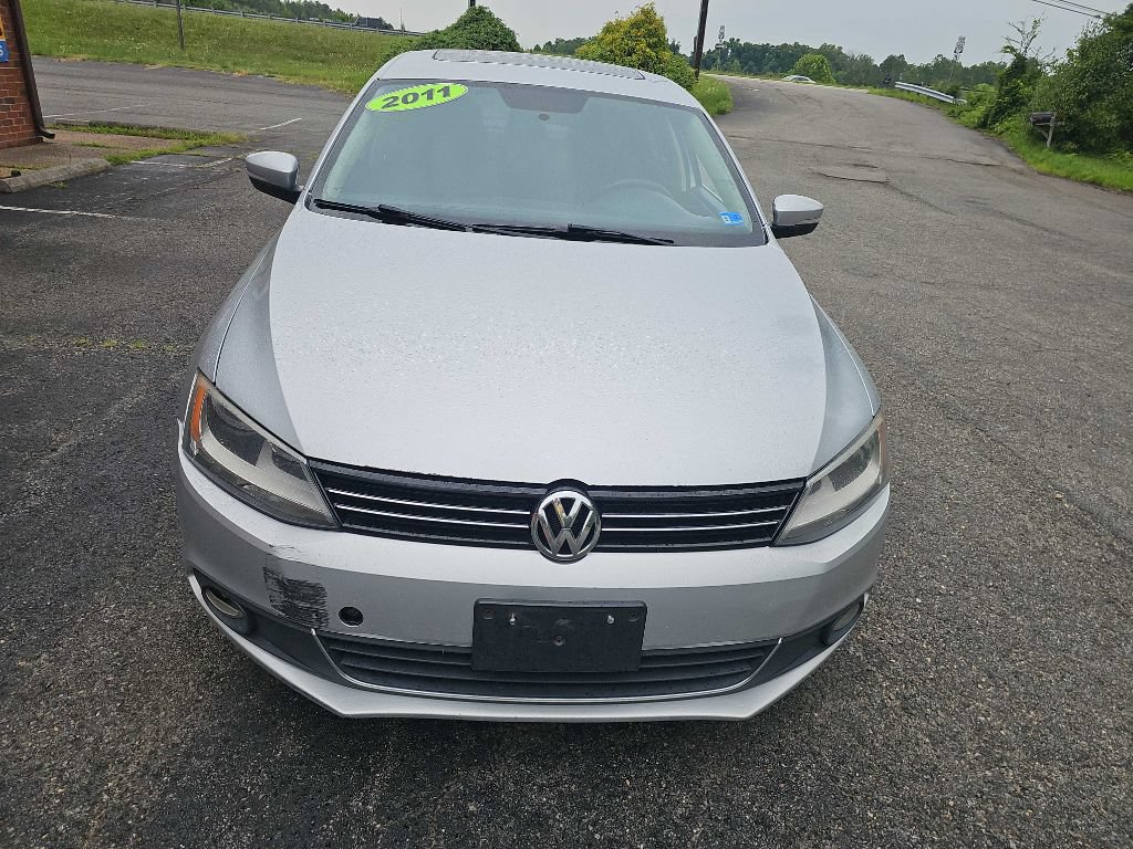 Used 2011 Volkswagen Jetta SEL FWD image 4