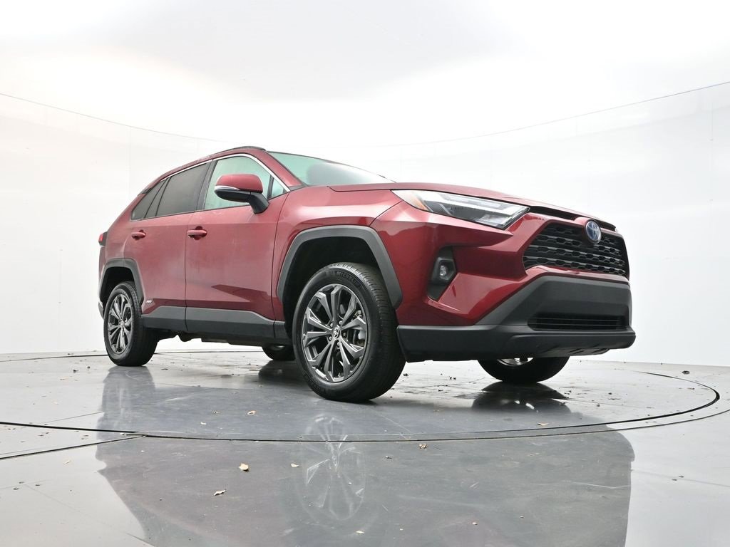 Used 2023 Toyota RAV4 XLE Premium image 26