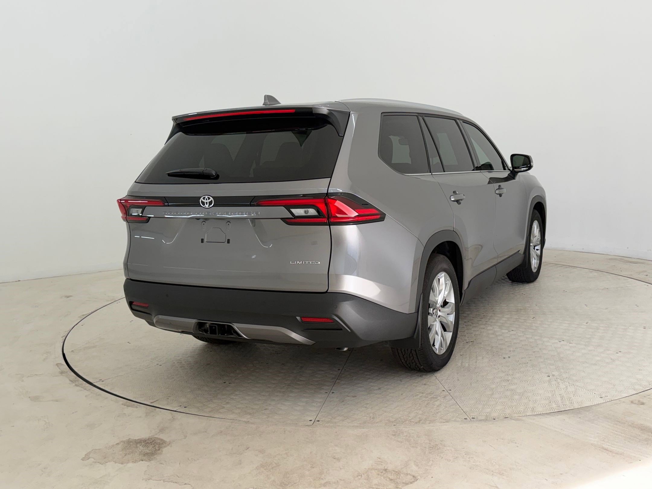 Used 2026 Toyota Grand Highlander Limited image 9