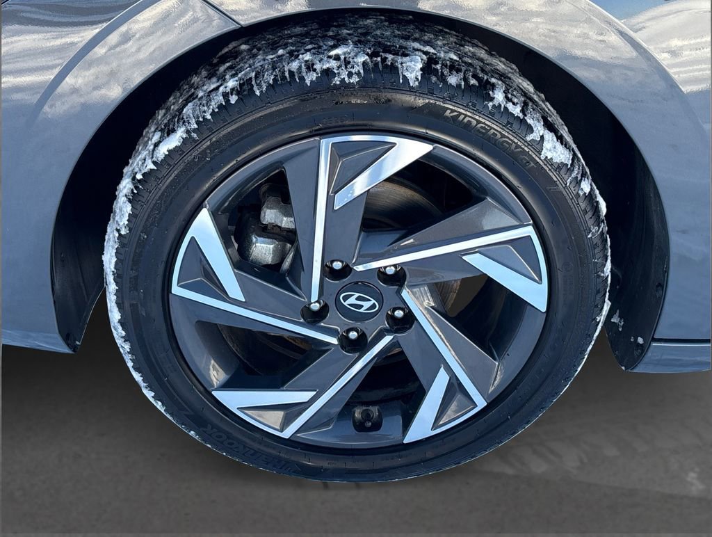 Certified 2025 Hyundai Elantra SEL image 12