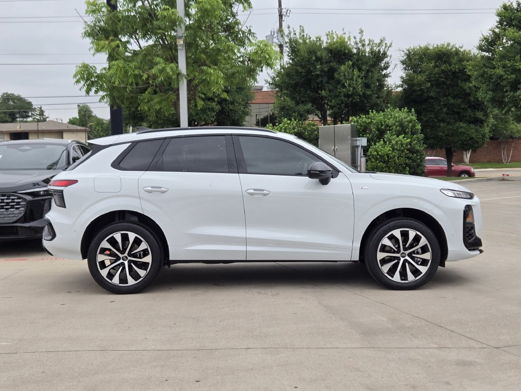 Used 2026 Audi Q3 quattro 2.0T w/ Driver Assistance Package AWD/4WD image 7