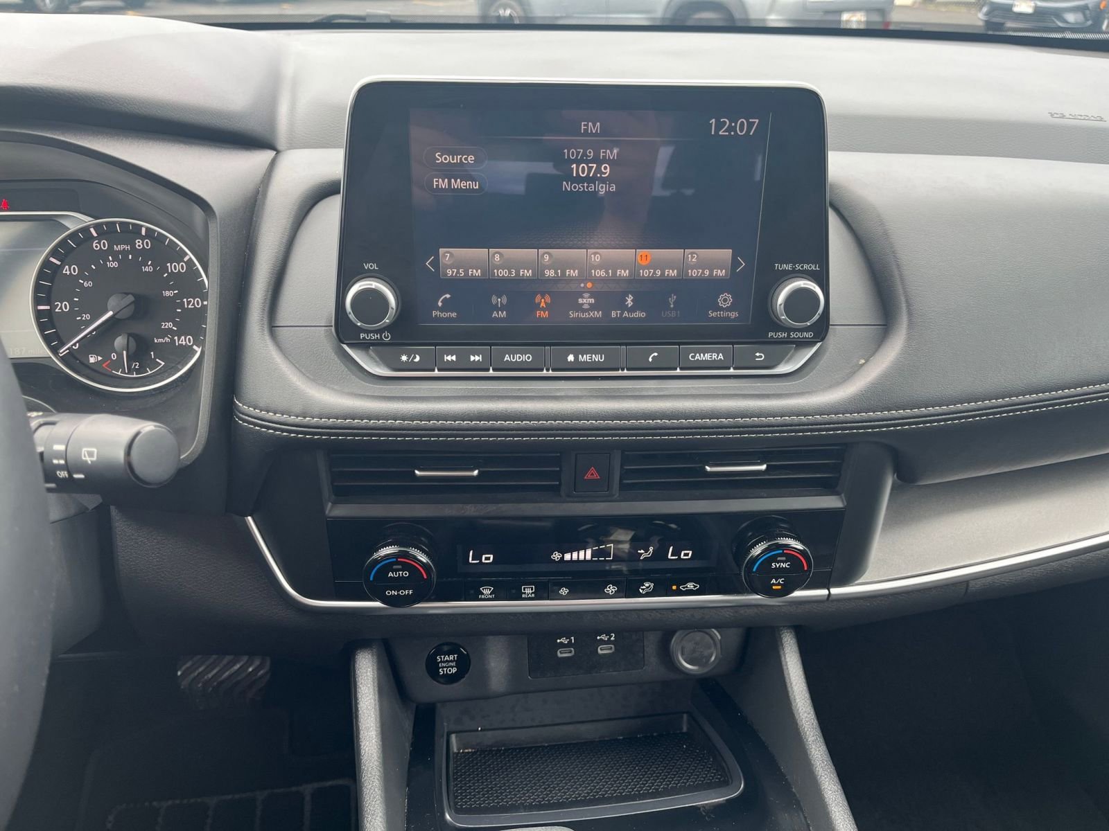 Used 2025 Nissan Rogue SV image 17