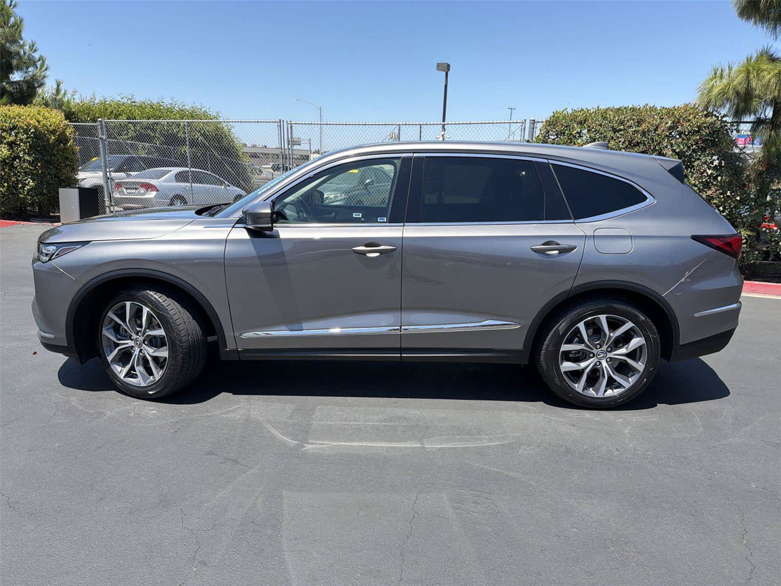 Certified 2023 Acura MDX FWD w/ Technology Package image 3