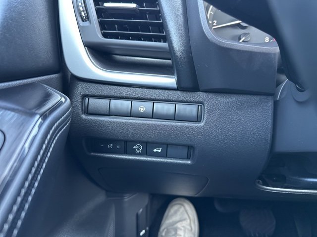 Used 2025 Nissan Rogue SV image 21