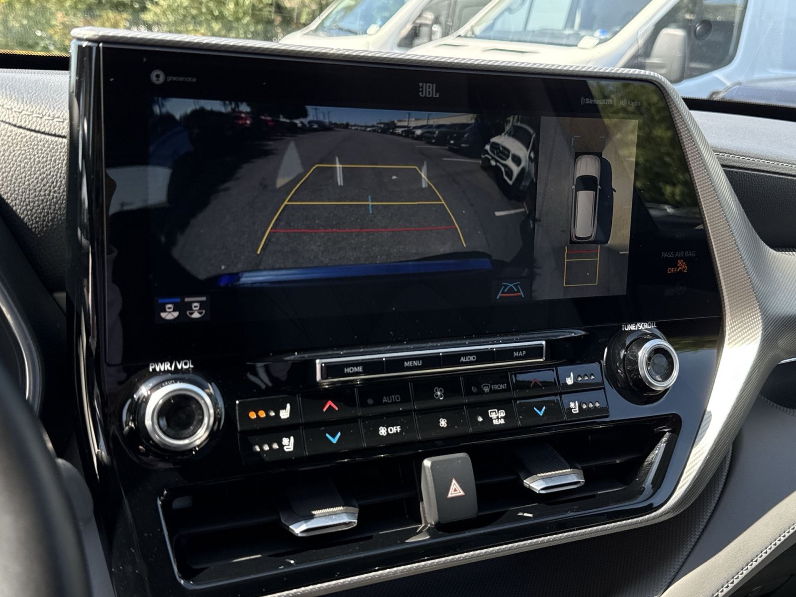 Used 2020 Toyota Highlander Platinum AWD/4WD image 19