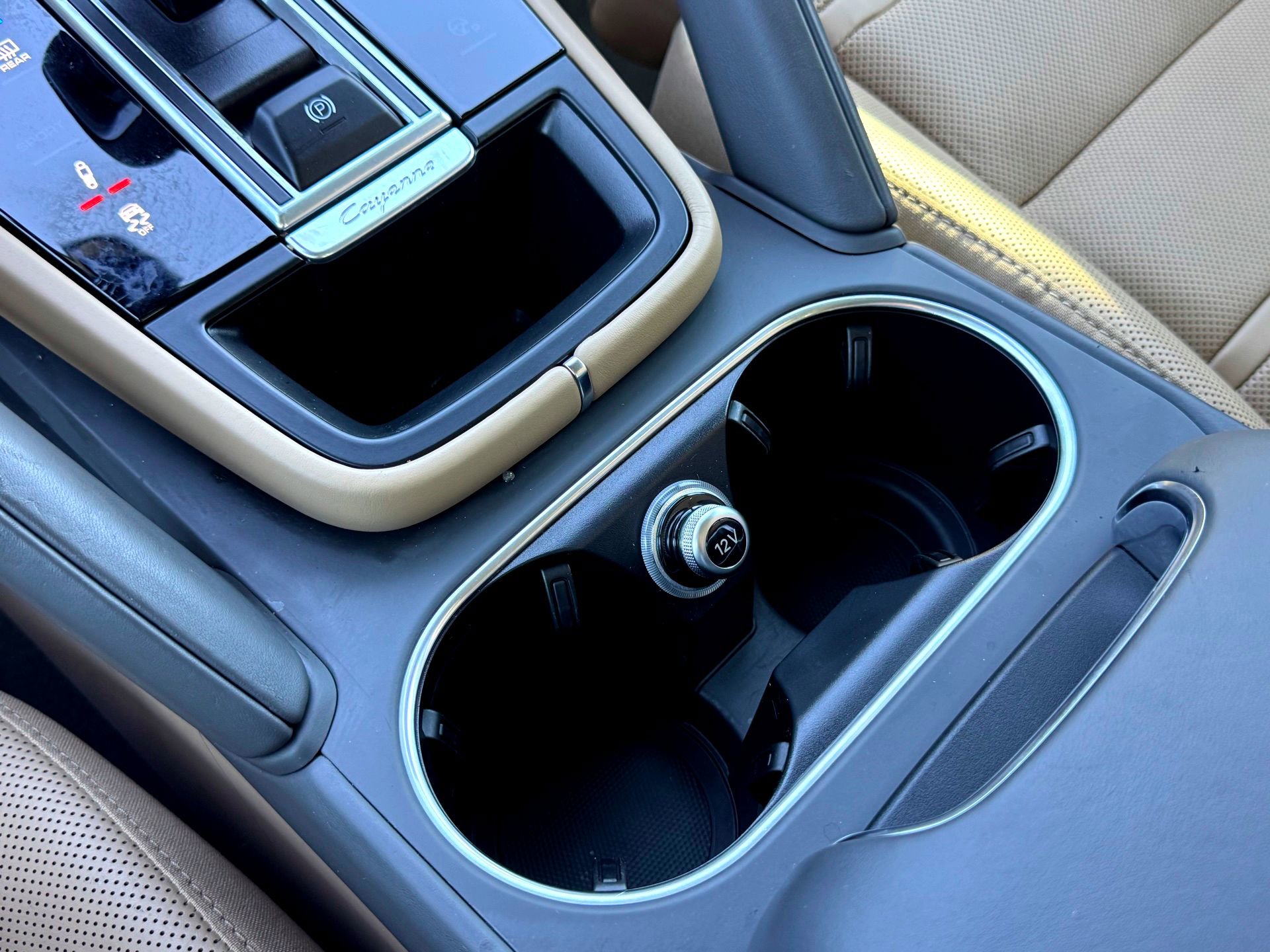 Used 2021 Porsche Cayenne S image 36