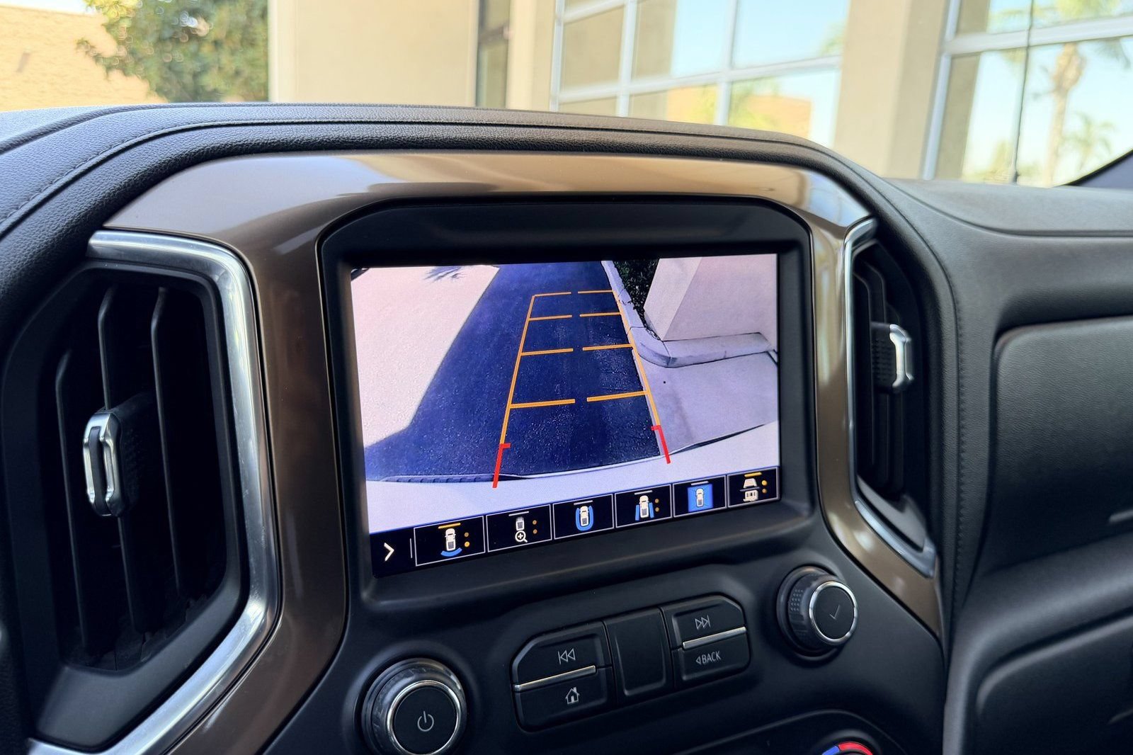 Certified 2020 Chevrolet Silverado 1500 High Country w/ Technology Package AWD/4WD image 19