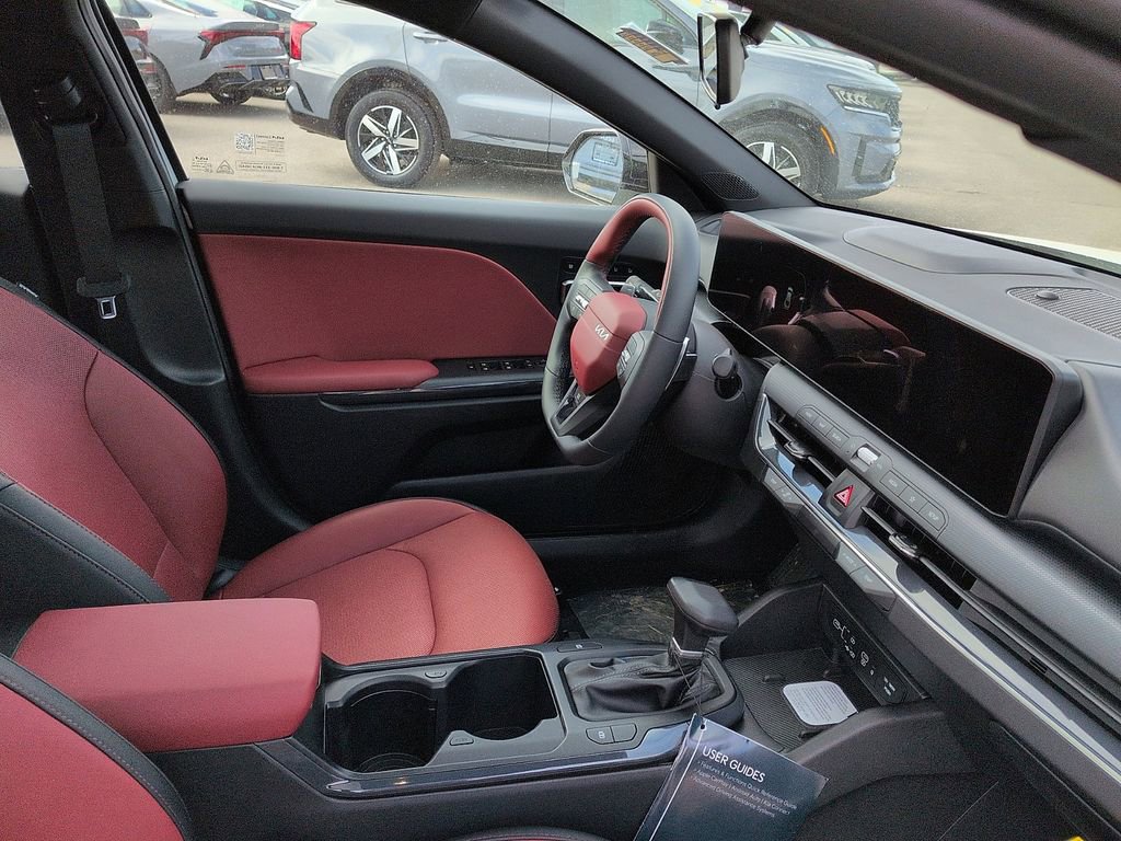 New 2025 Kia K4 GT-Line image 7