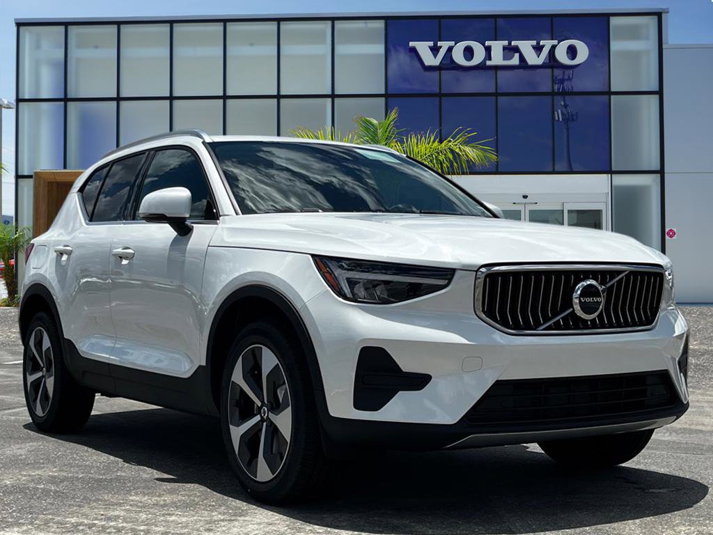 New 2025 Volvo XC40 B5 Core w/ Protection Package Premier