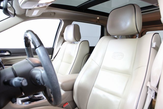 Used 2019 Jeep Grand Cherokee Overland image 12