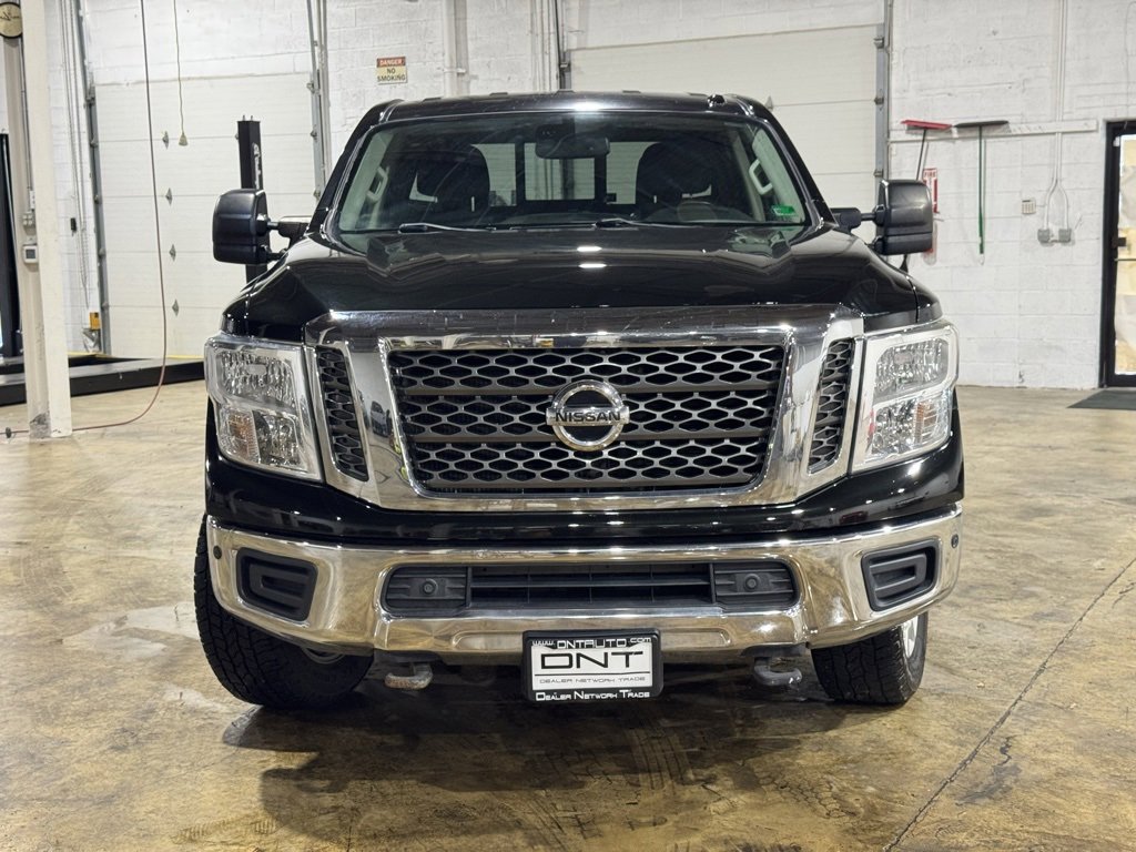 Used 2018 Nissan Titan SV w/ SV Convenience Package image 3