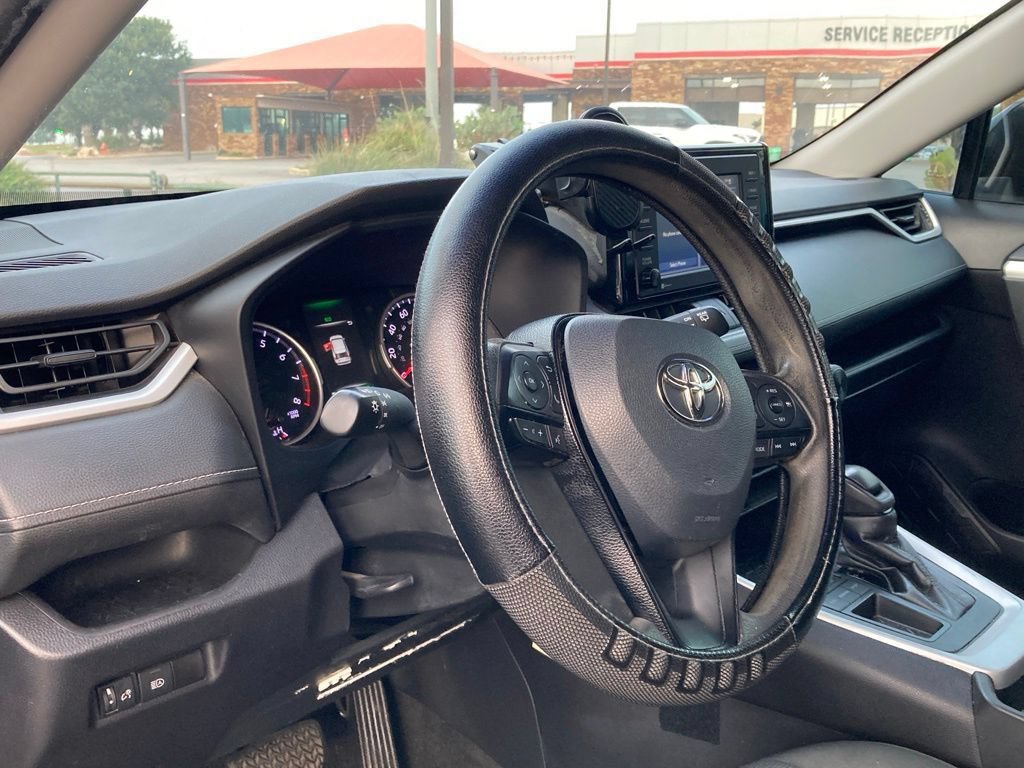 Certified 2021 Toyota RAV4 LE FWD image 8
