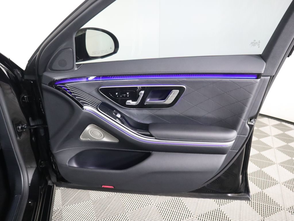 Used 2023 Mercedes-Benz S 580e 4MATIC Sedan image 26