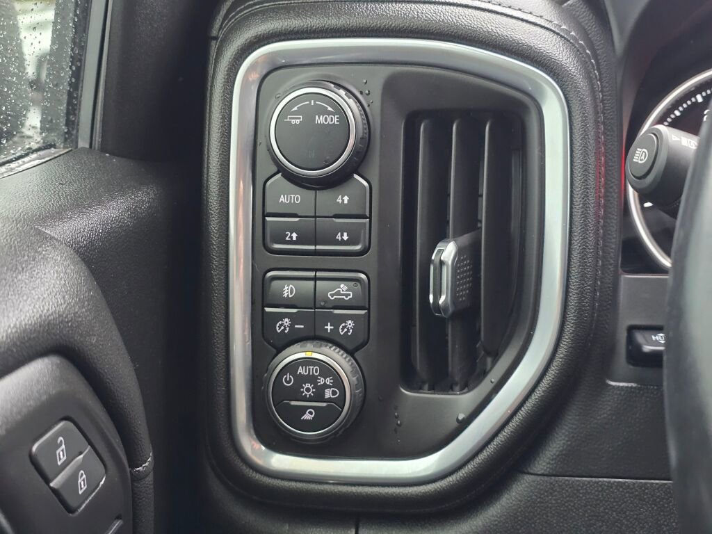 Used 2021 Chevrolet Silverado 1500 High Country w/ Technology Package image 26