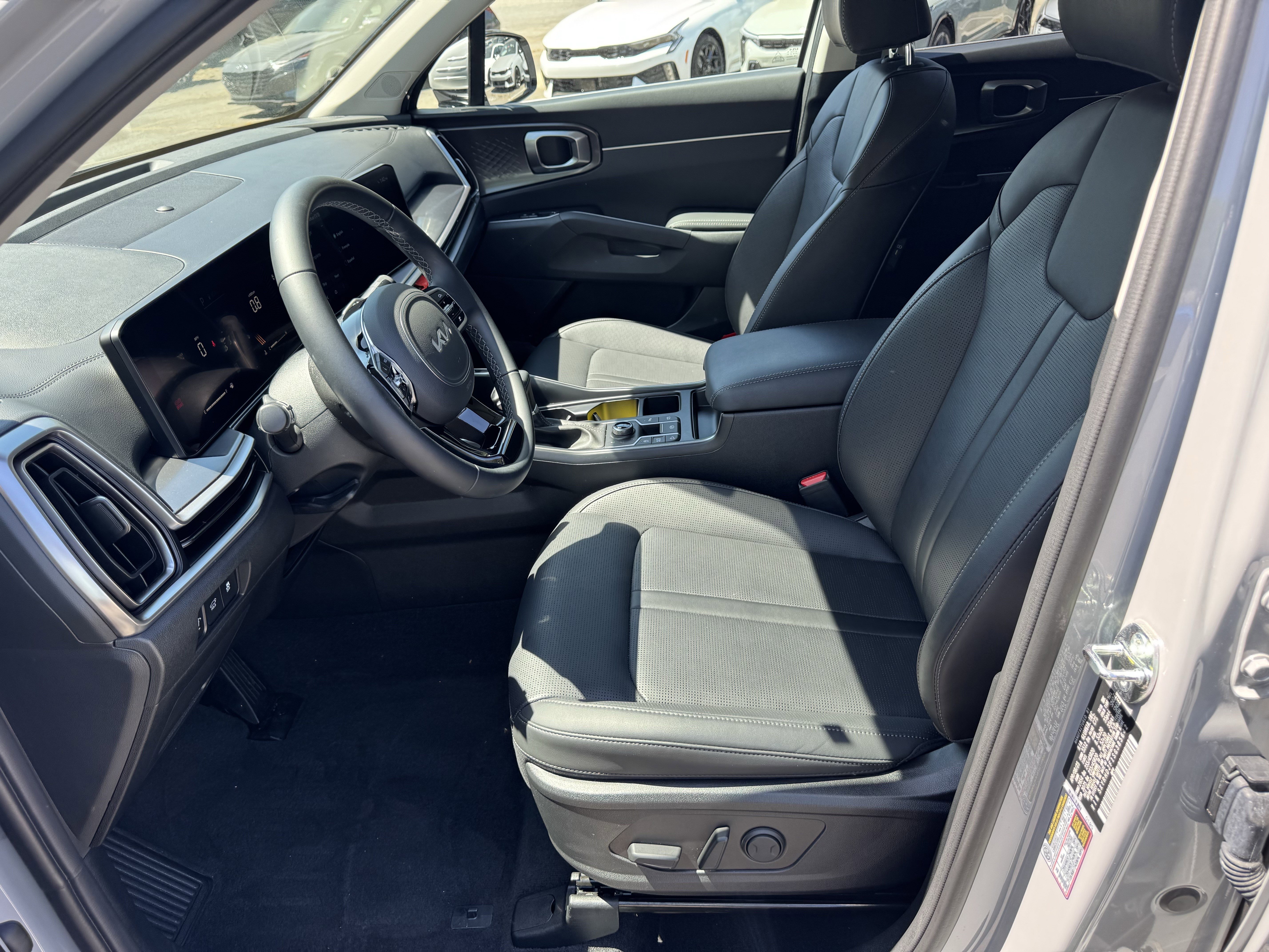 Used 2025 Kia Sorento EX w/ Panoramic Sunroof Package AWD/4WD image 9