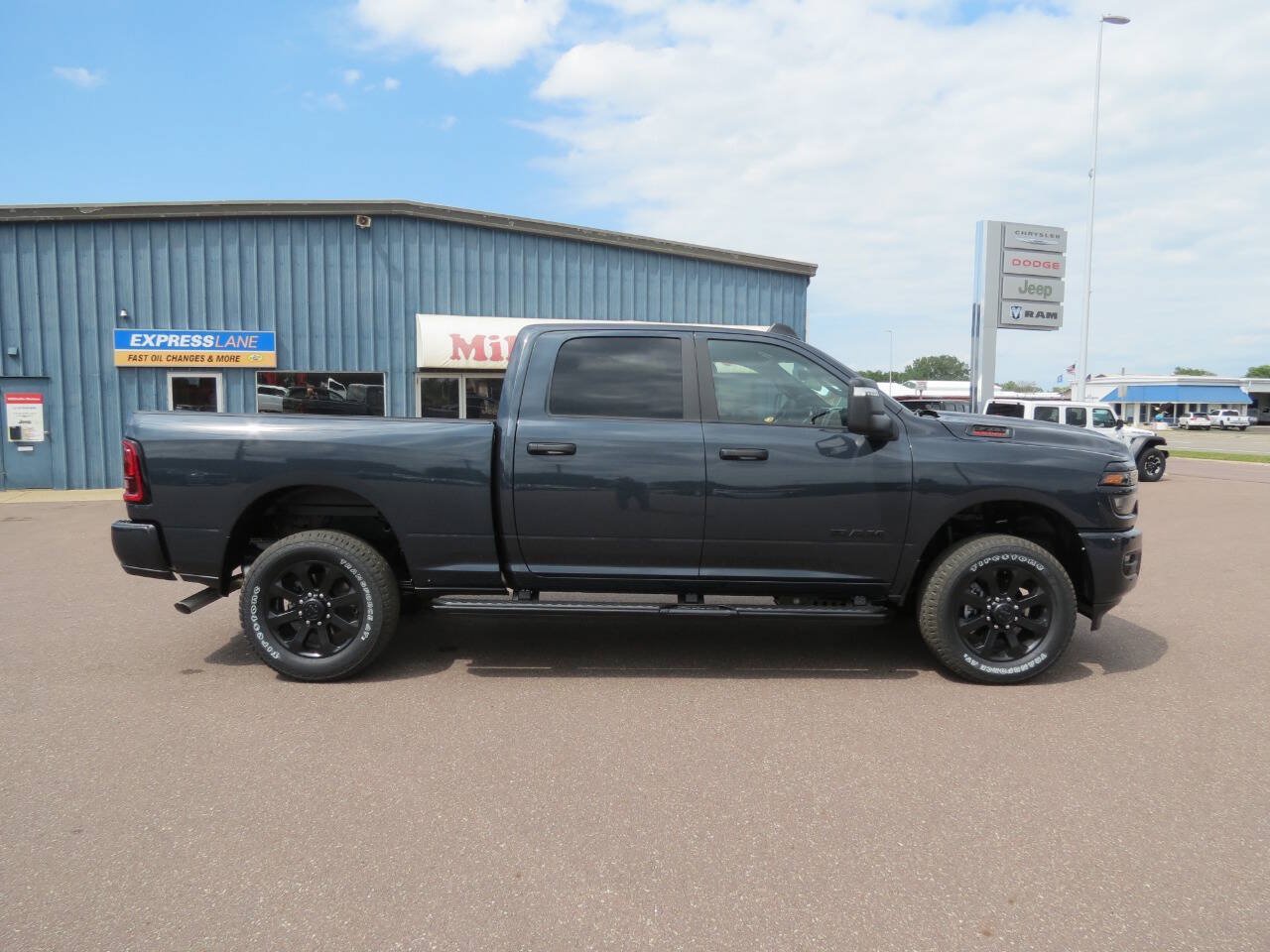 New 2026 RAM 3500 Big Horn AWD/4WD image 1