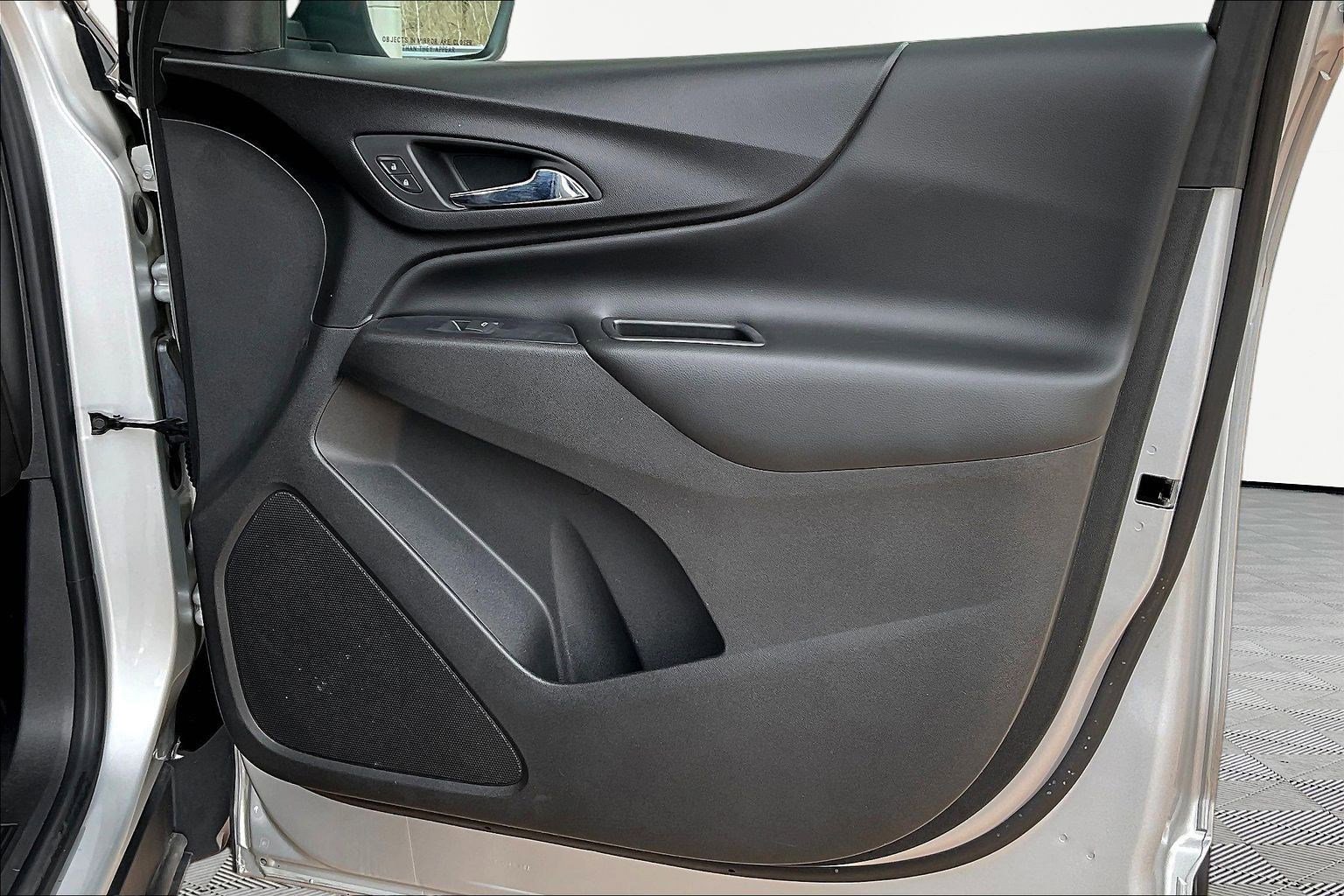 Used 2020 Chevrolet Equinox LT image 29