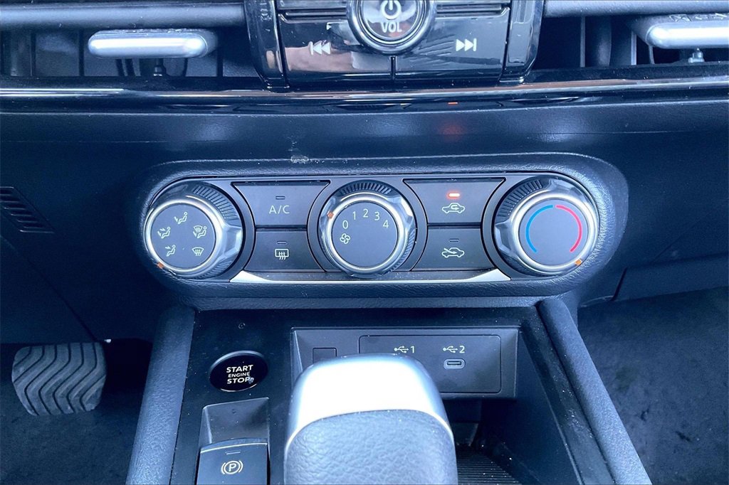 Used 2025 Nissan Kicks SV image 28