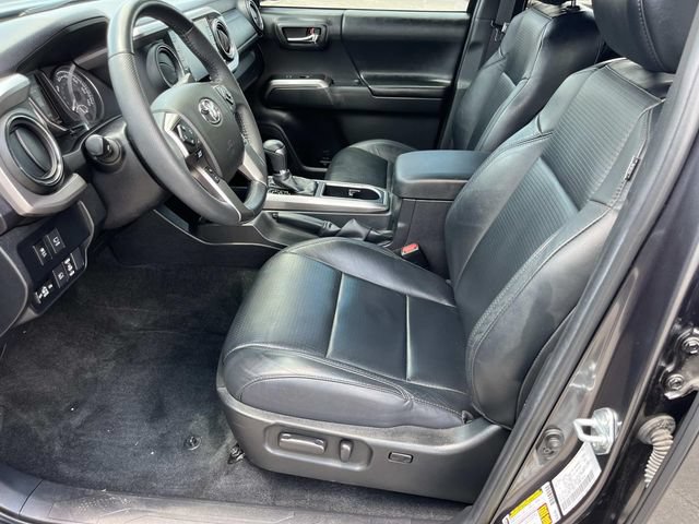 Used 2022 Toyota Tacoma Limited AWD/4WD image 25