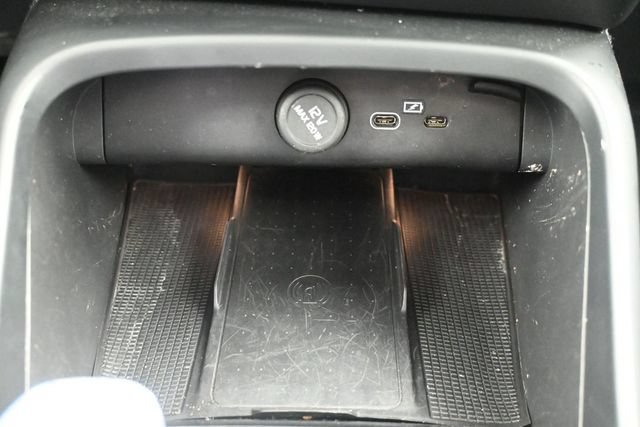 Used 2023 Volvo XC40 B4 Ultimate FWD image 22