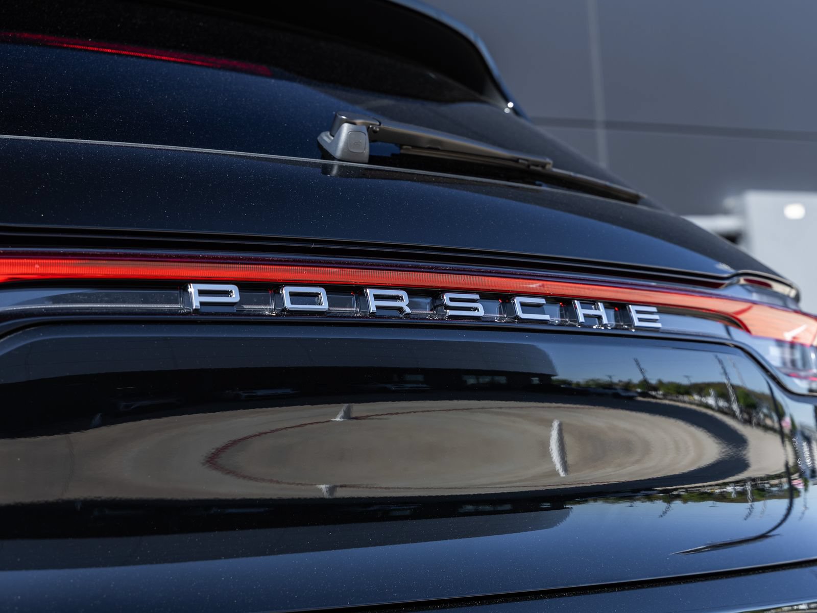 Certified 2026 Porsche Macan AWD/4WD image 16