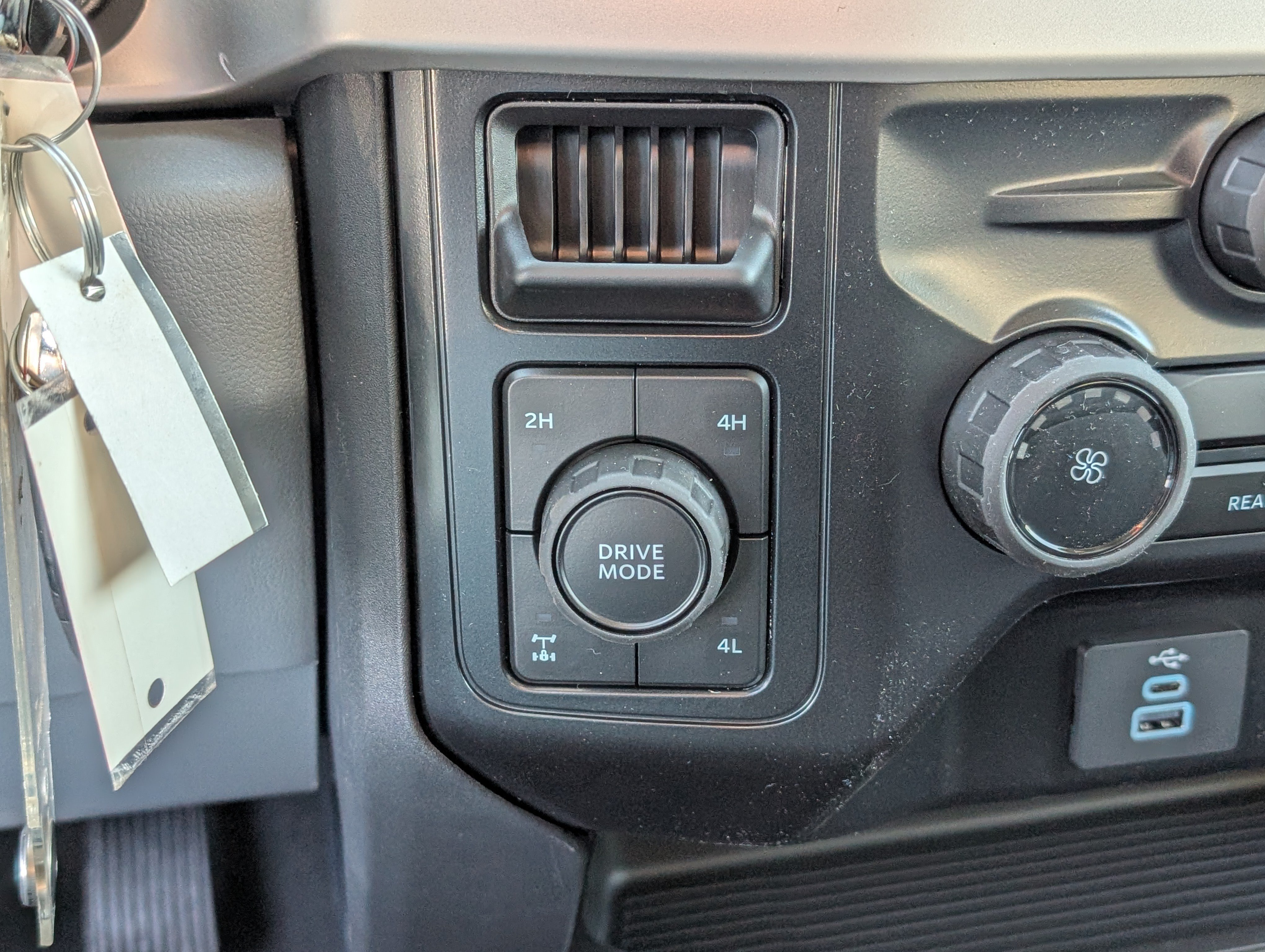 New 2026 Ford F250 XL w/ STX Appearance Package AWD/4WD image 18