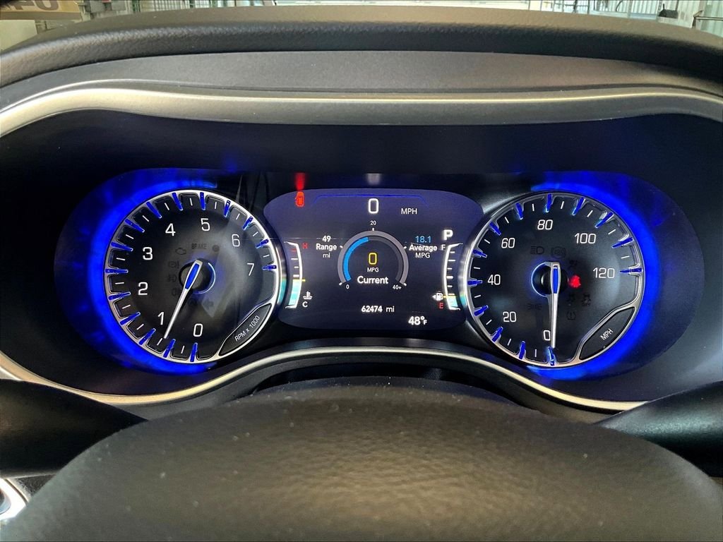 Used 2023 Chrysler Pacifica Touring-L FWD image 26