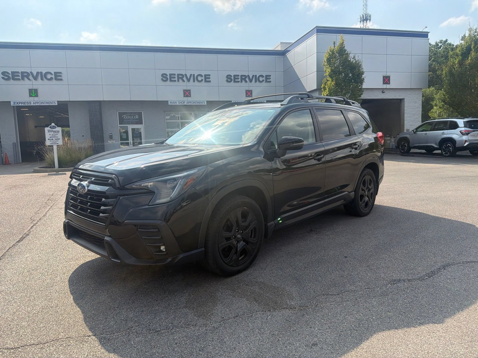 Used 2023 Subaru Ascent Onyx Edition AWD/4WD image 3