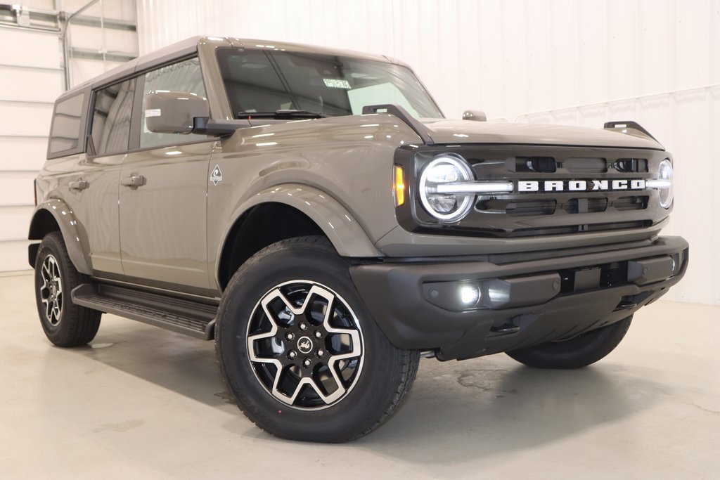 New 2025 Ford Bronco Outer Banks image 32