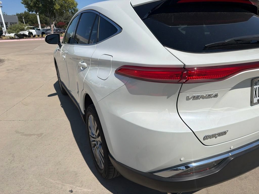 Used 2021 Toyota Venza Limited w/ Advanced Technology Package AWD/4WD image 9