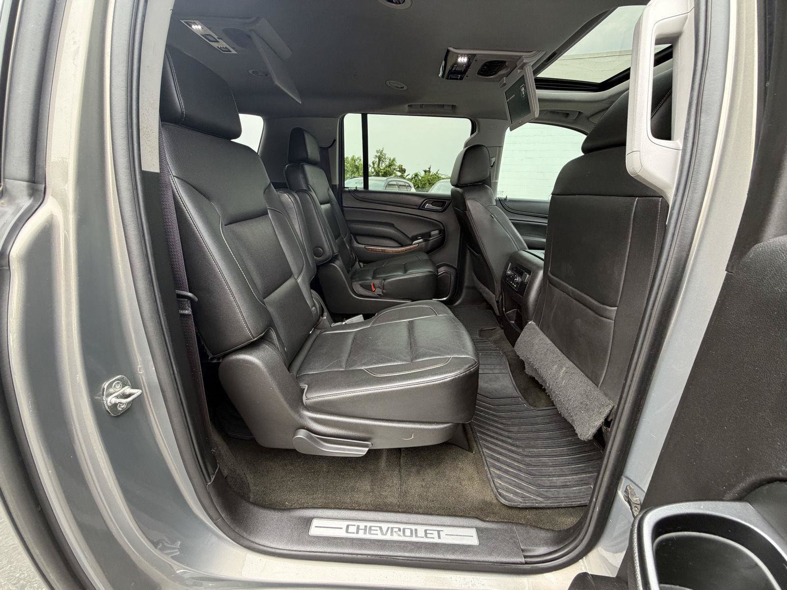 Used 2017 Chevrolet Suburban Premier AWD/4WD image 30