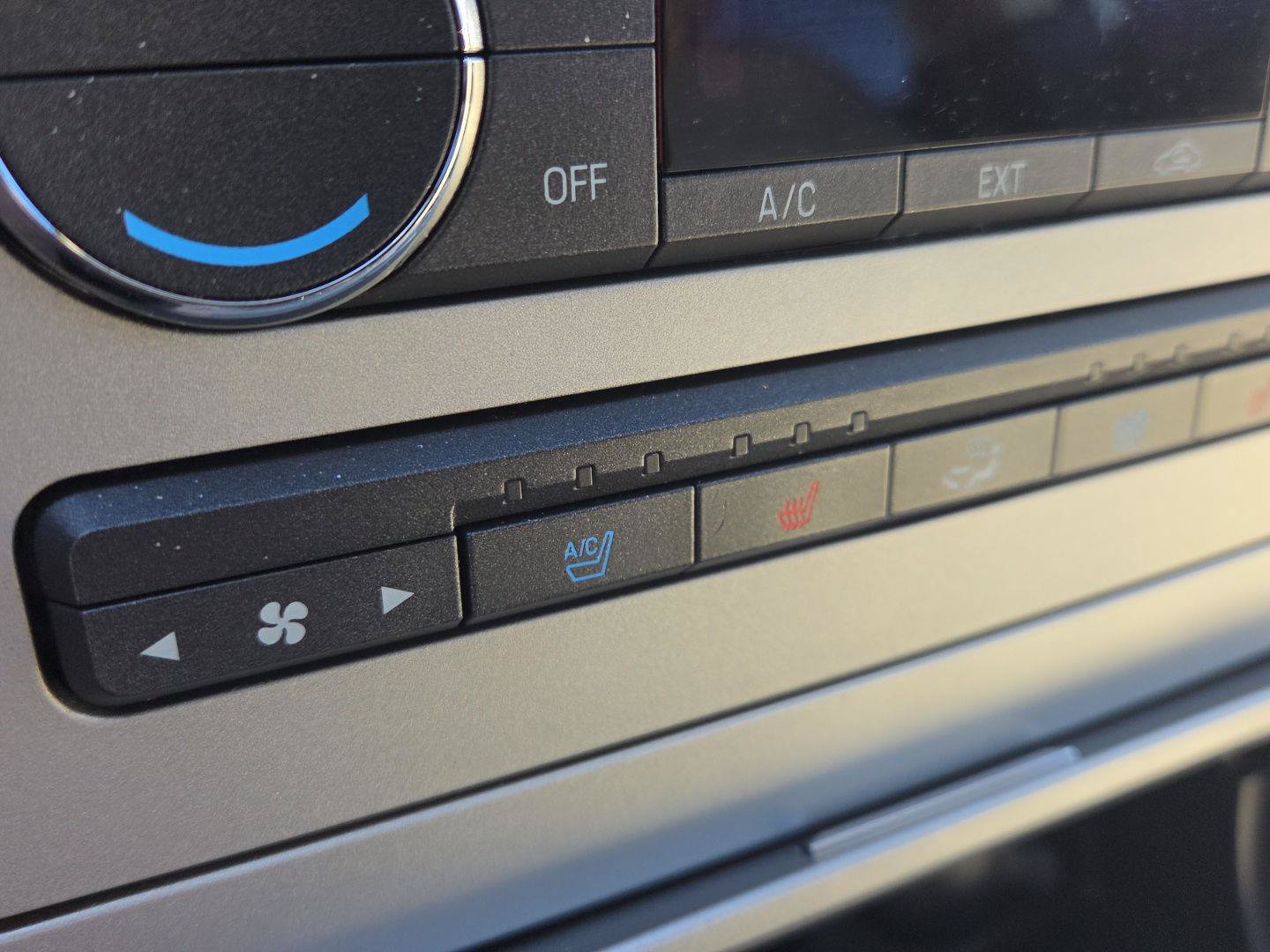 Used 2008 Lincoln MKX AWD image 27