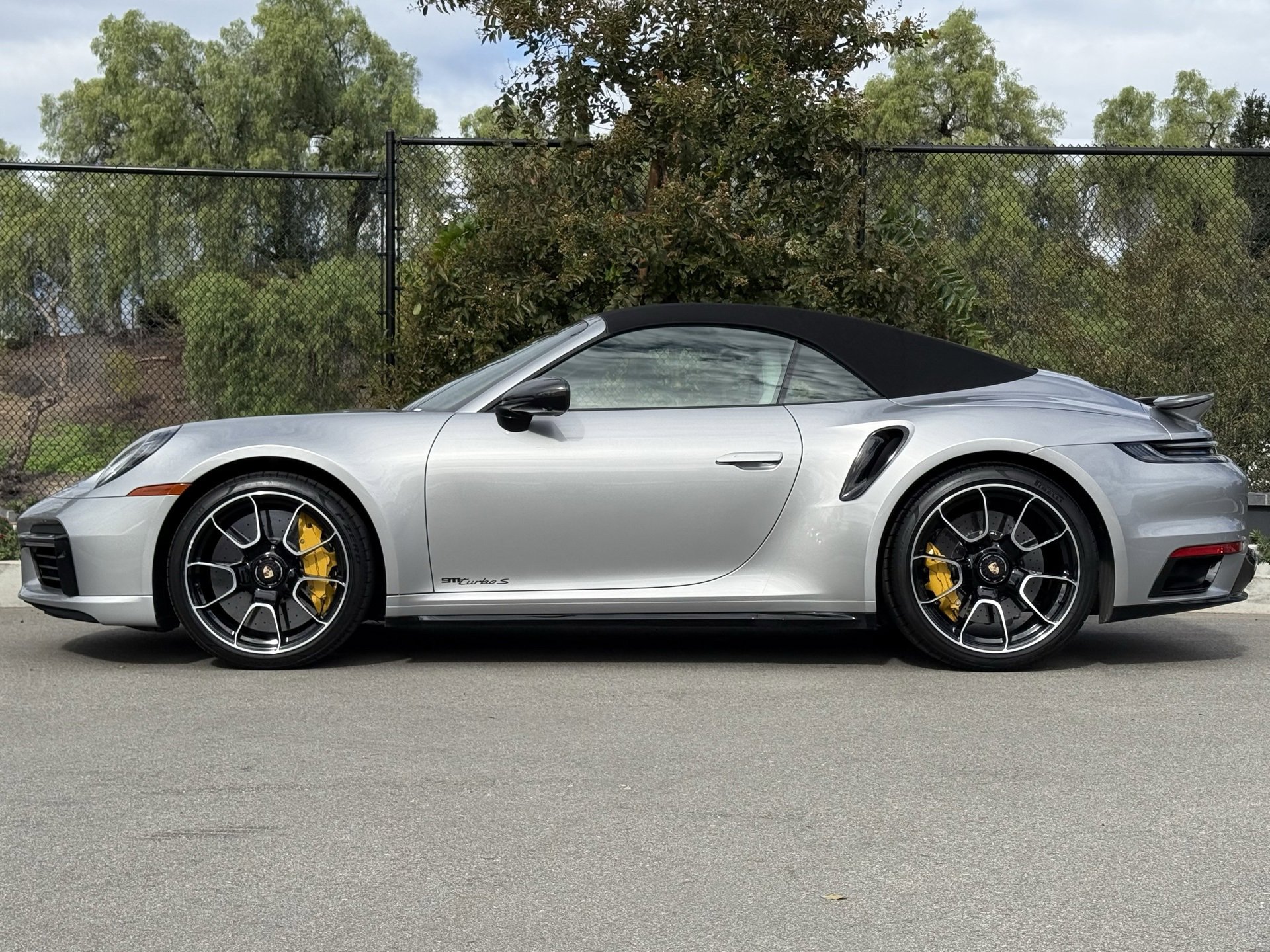 Certified 2022 Porsche 911 Turbo S image 2