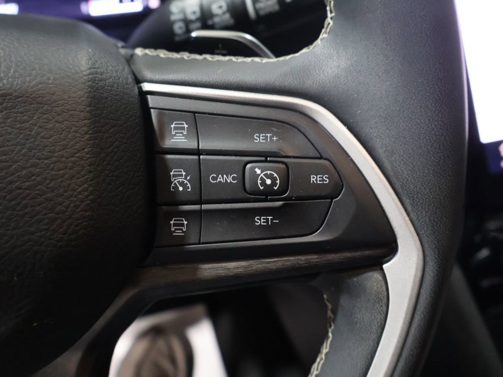 Certified 2023 Jeep Grand Cherokee Limited image 36