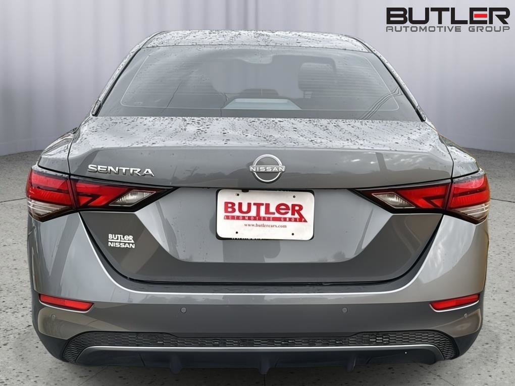 Used 2025 Nissan Sentra S image 4