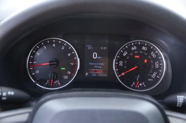 Used 2021 Toyota RAV4 XLE w/ Convenience Package FWD image 15