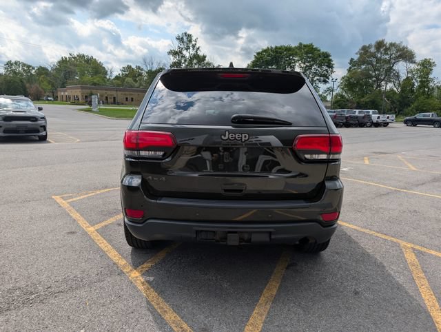 Used 2016 Jeep Grand Cherokee Laredo 75th Anniversary AWD/4WD image 6