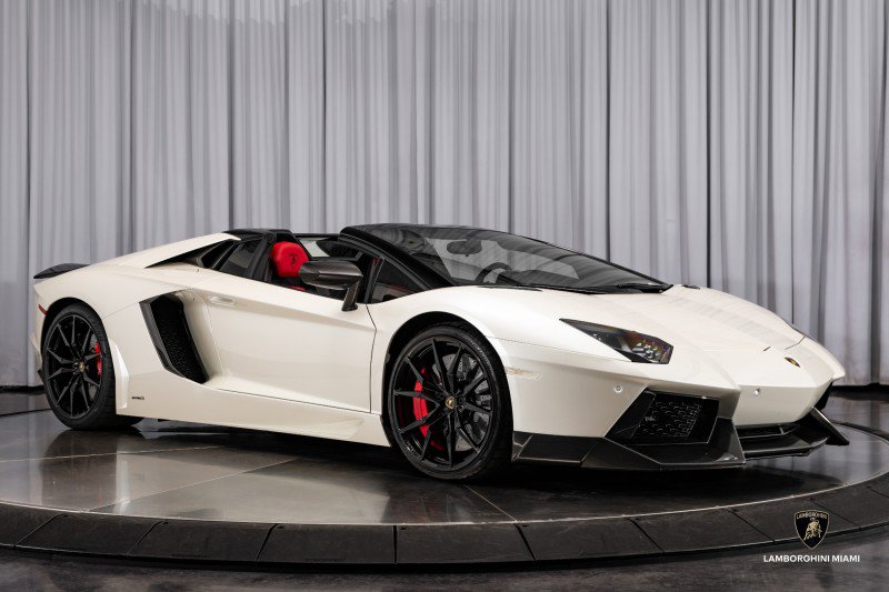 Used 2016 Lamborghini Aventador LP 700-4 image 2