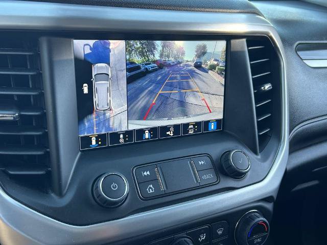 Used 2023 GMC Acadia SLT w/ Elevation Edition FWD image 10