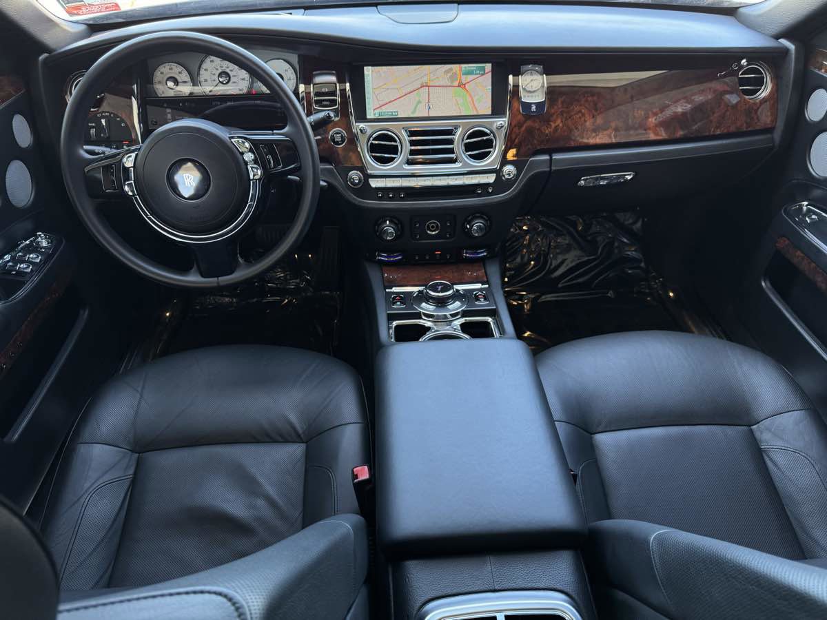 Used 2014 Rolls-Royce Ghost RWD image 20
