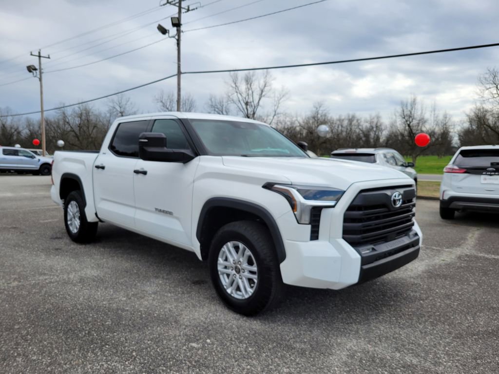 Used 2022 Toyota Tundra SR5 w/ SR5 Convenience Package image 8