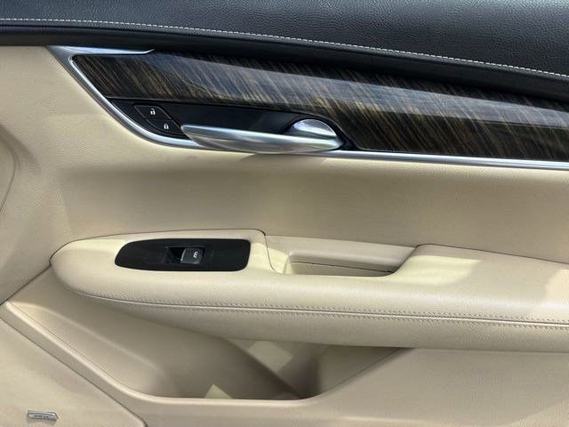 Used 2017 Cadillac XT5 FWD w/ LPO, Wheel Lock Package image 40