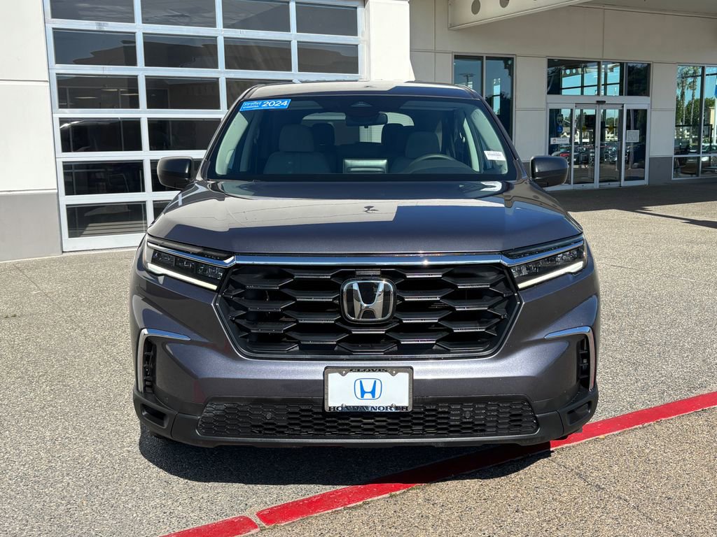 Used 2024 Honda Pilot LX image 2
