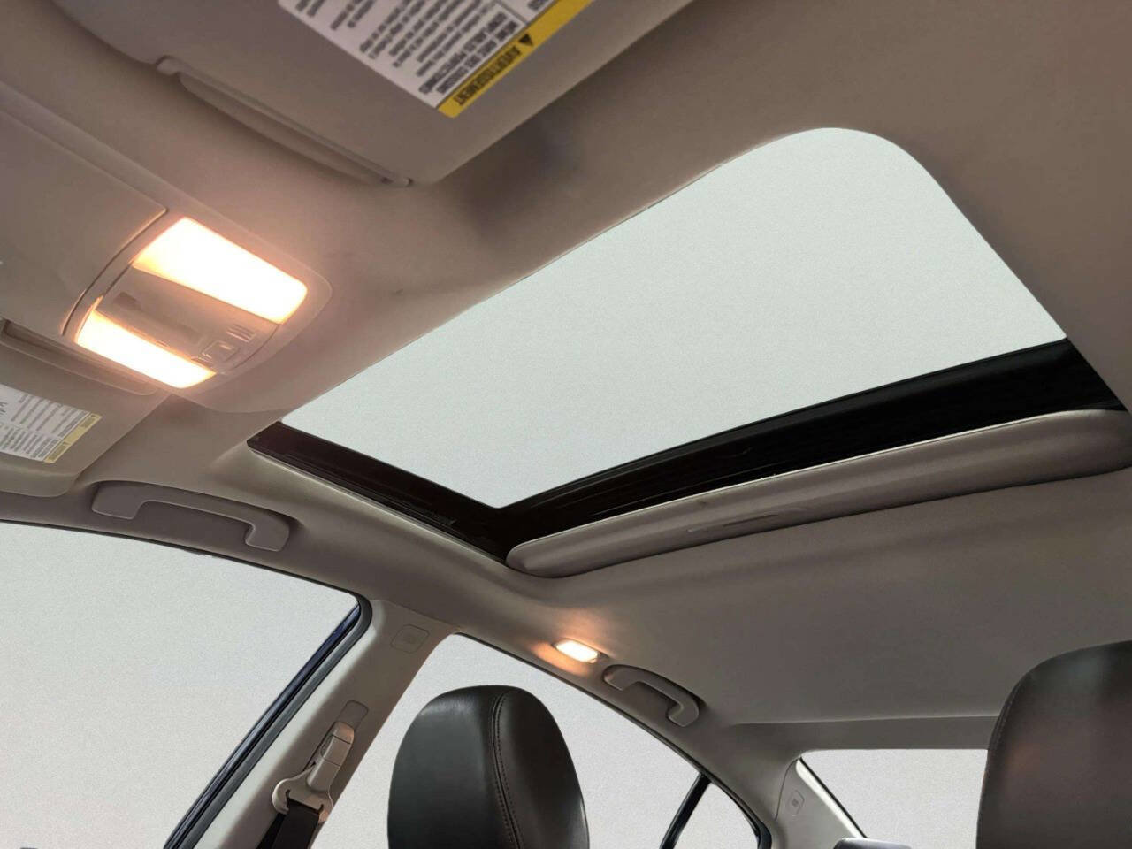 Used 2011 Nissan Altima 3.5 SR w/ 3.5SR Premium Pkg image 12