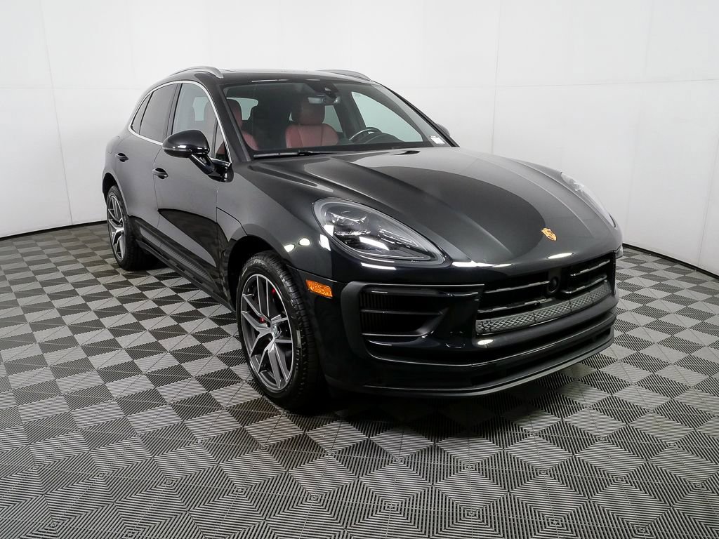 Certified 2023 Porsche Macan S AWD/4WD image 27