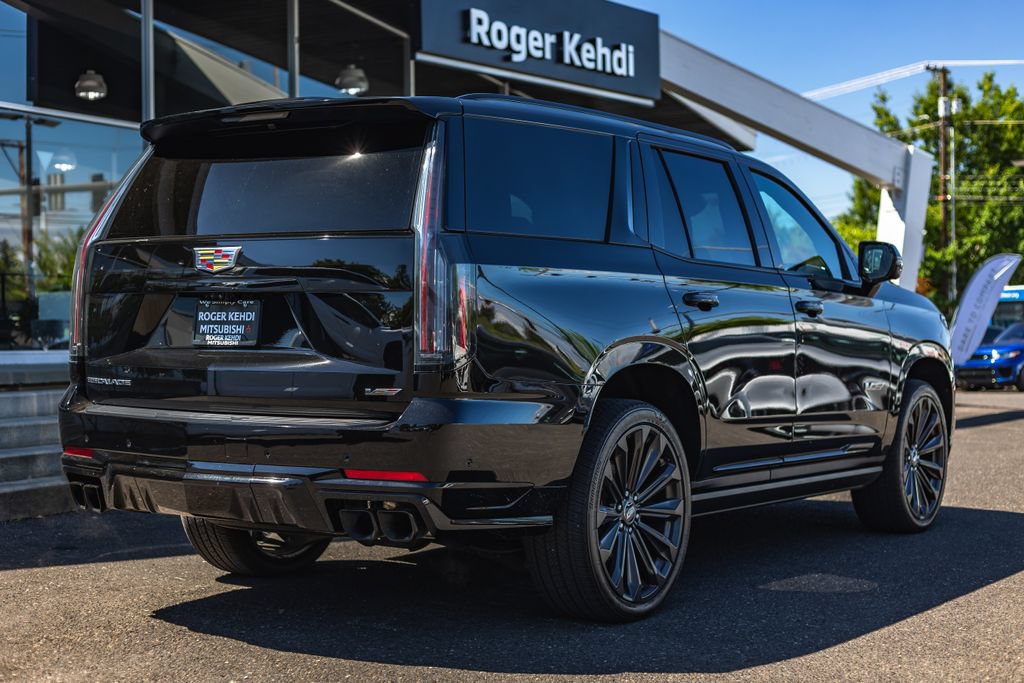 Used 2025 Cadillac Escalade V AWD/4WD image 7
